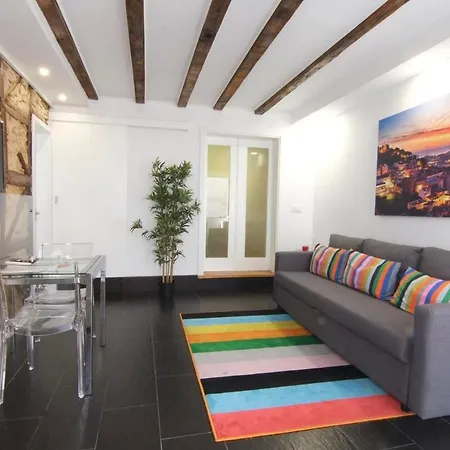 Pied-a-terre Tram 28 Апартаменты *